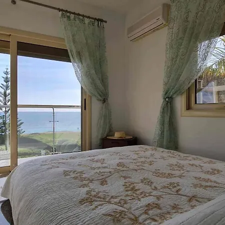 Unmatched View Beautiful And Quiet Bay منزل للإقامة شاطئ مازوتوس